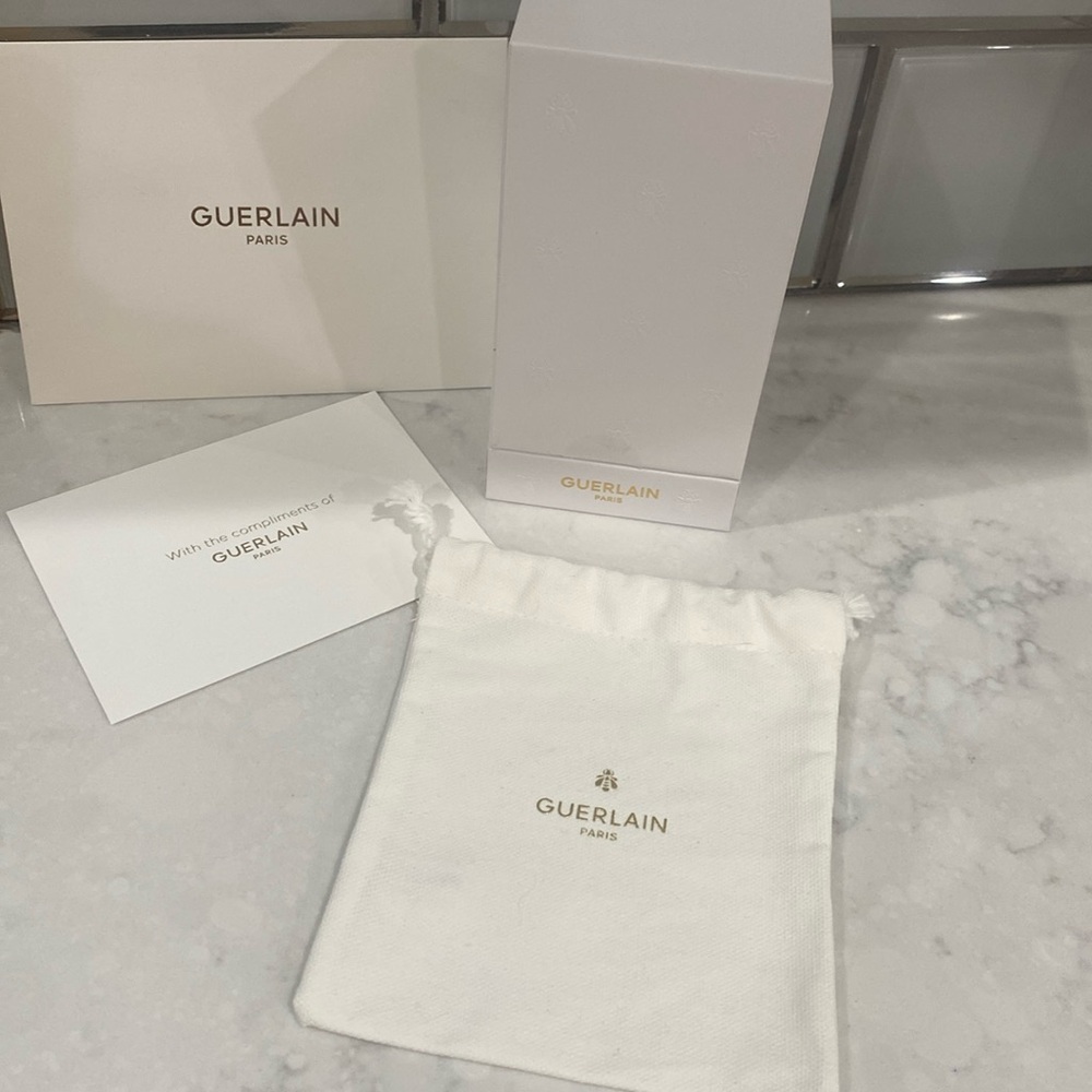 GUERLAIN White and Gold Gift Set Packaging